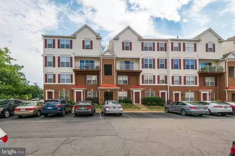 2489 Quick St #301, Herndon, VA 20171