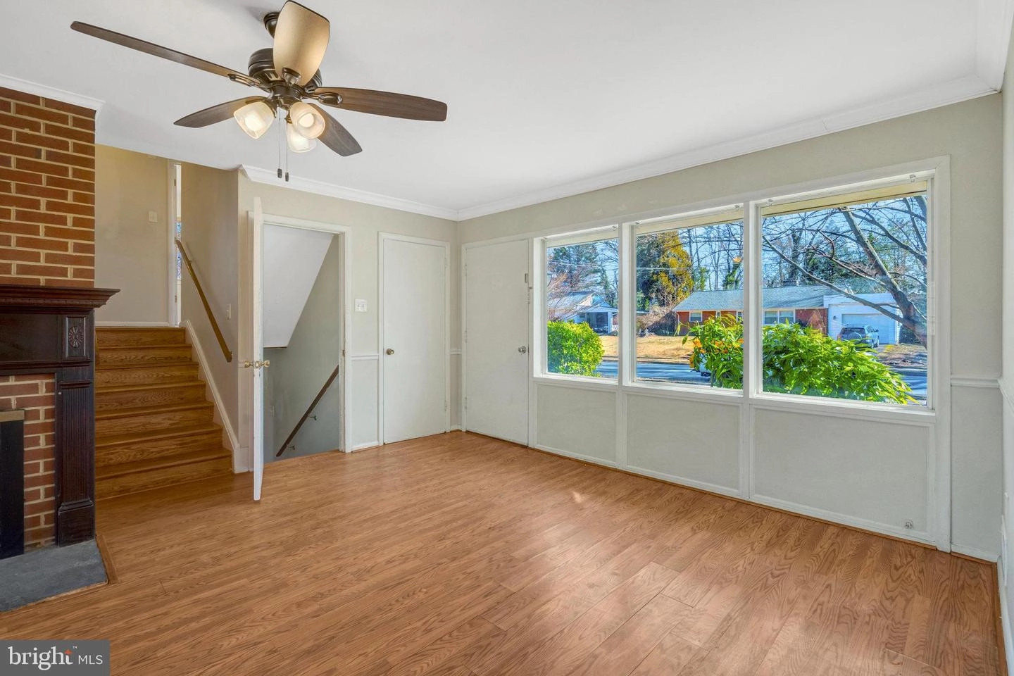 Living - 5503 Hinton St, Springfield, VA 22151 photo 4 of 4