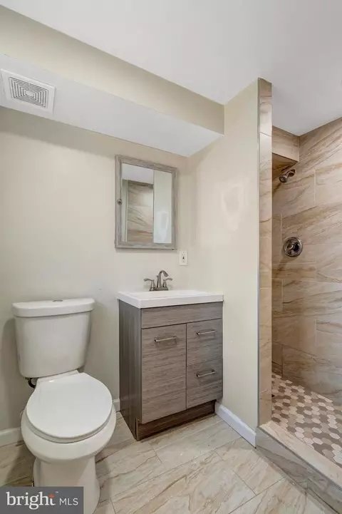 Bath - 5503 Hinton St, Springfield, VA 22151 photo 2 of 2