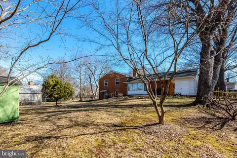 Exterior - 5503 Hinton St, Springfield, VA 22151 photo 5 of 6