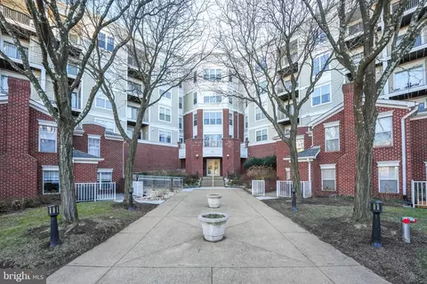 1645 International Dr #223, Mclean, VA 22102