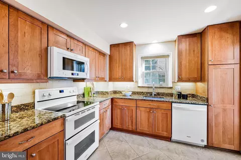 7346 Eldorado St, Mclean, VA 22102 photo 17