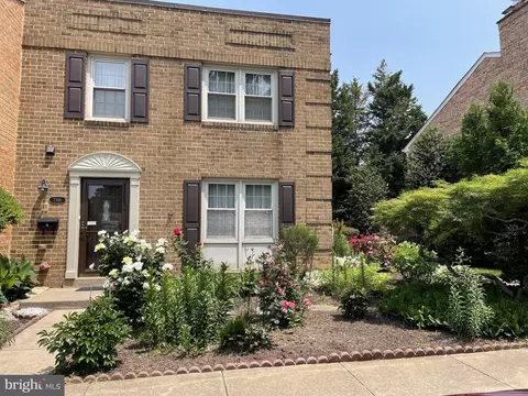7346 Eldorado St, Mclean, VA 22102 photo 2