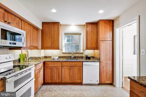 7346 Eldorado St, Mclean, VA 22102 photo 7