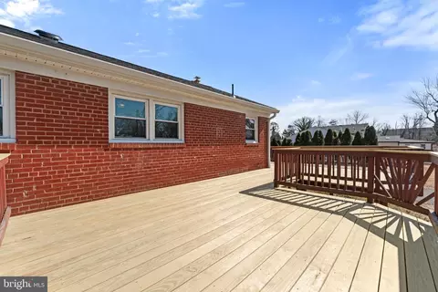 Exterior - 6408 Zekan Ln, Springfield, VA 22150 photo 9 of 21