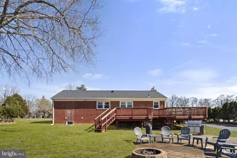 Exterior - 6408 Zekan Ln, Springfield, VA 22150 photo 3 of 21