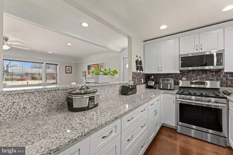 Kitchen - 6408 Zekan Ln, Springfield, VA 22150 photo 1 of 7