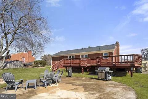 Exterior - 6408 Zekan Ln, Springfield, VA 22150 photo 16 of 21