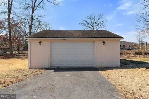 Exterior - 6408 Zekan Ln, Springfield, VA 22150 photo 14 of 21