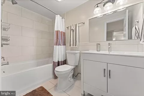 Bath - 6408 Zekan Ln, Springfield, VA 22150 photo 4 of 4
