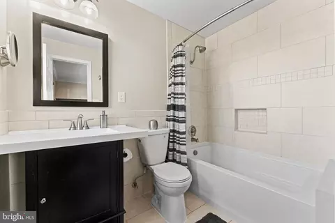Bath - 6408 Zekan Ln, Springfield, VA 22150 photo 3 of 4