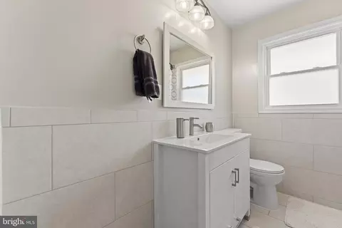 Bath - 6408 Zekan Ln, Springfield, VA 22150 photo 2 of 4