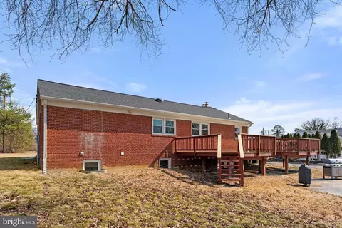 Exterior - 6408 Zekan Ln, Springfield, VA 22150 photo 10 of 21