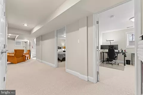 Entry Way - 6408 Zekan Ln, Springfield, VA 22150 photo 5 of 6
