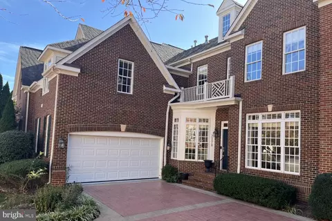 2170 Harithy Dr, Dunn Loring, VA 22027