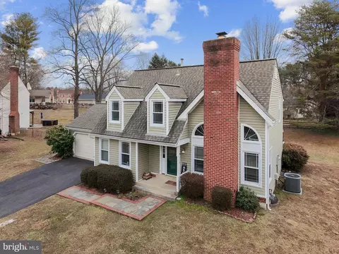 9083 Blue Jug Lndg, Burke, VA 22015