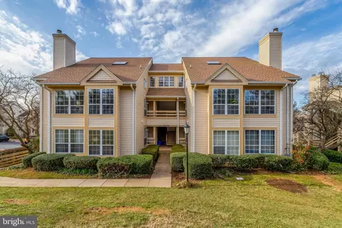 4508 Hazeltine Ct #J, Alexandria, VA 22312