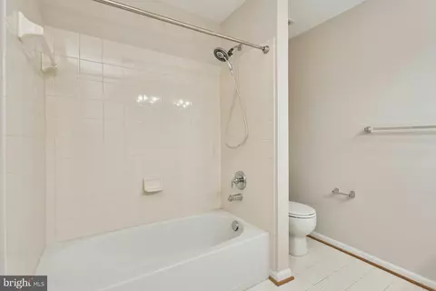 Bath - 9881 E Hill Dr, Lorton, VA 22079 photo 3 of 4