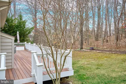 Exterior - 9881 E Hill Dr, Lorton, VA 22079 photo 4 of 9