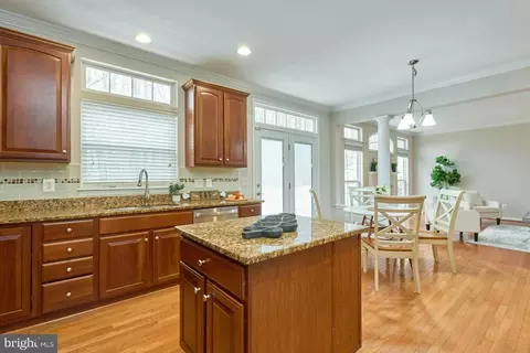 Kitchen - 9881 E Hill Dr, Lorton, VA 22079 photo 6 of 6