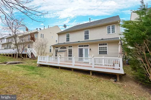 Exterior - 9881 E Hill Dr, Lorton, VA 22079 photo 7 of 9