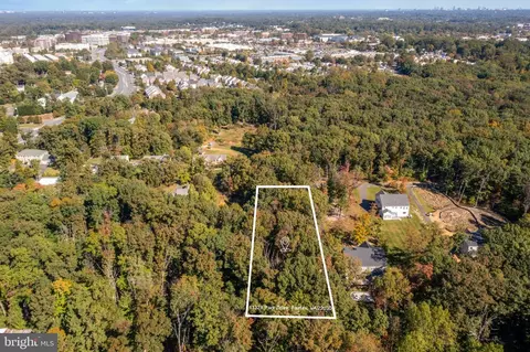 11328 Park Dr, Fairfax, VA 22030