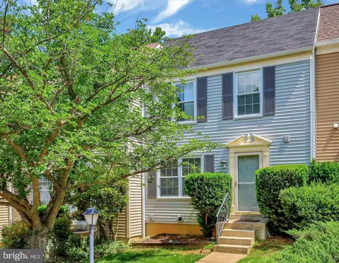 6622 Greenleigh Ln, Alexandria, VA 22315