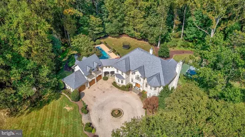 532 Springvale Rd, Great Falls, VA 22066