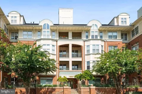 1860 Stratford Park Pl #308, Reston, VA 20190
