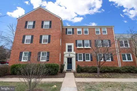 6618 Boulevard Vw #B1, Alexandria, VA 22307