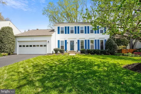 13418 Point Pleasant Dr, Chantilly, VA 20151