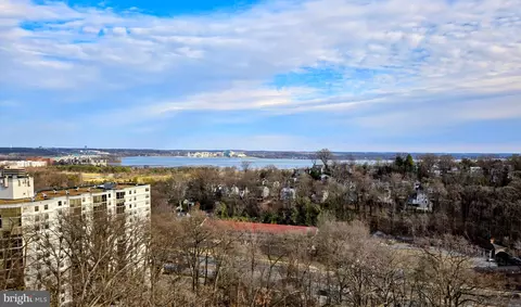 5904 Mount Eagle Dr #1104, Alexandria, VA 22303