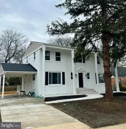 418 Old Courthouse Rd NE, Vienna, VA 22180