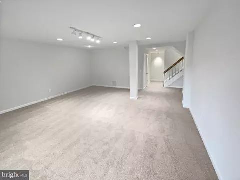 11736 Decade Ct, Reston, VA 20191 photo 10