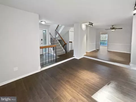 11736 Decade Ct, Reston, VA 20191 photo 23