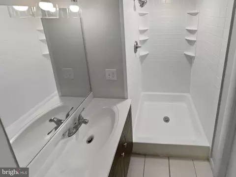 11736 Decade Ct, Reston, VA 20191 photo 8