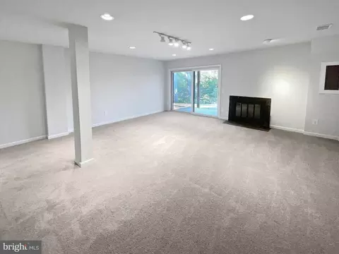 11736 Decade Ct, Reston, VA 20191 photo 3