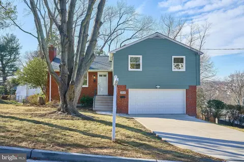 5906 Dewey Dr, Alexandria, VA 22310