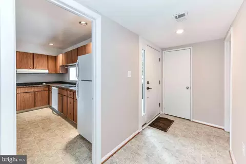 11332 Links Dr, Reston, VA 20190 photo 8