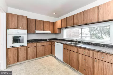 11332 Links Dr, Reston, VA 20190 photo 12