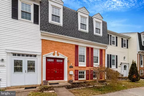 5403 Galley Ct, Fairfax, VA 22032