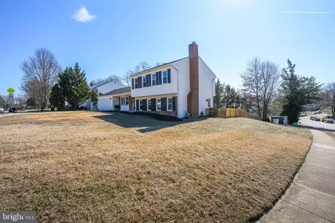 7829 Richfield Rd, Springfield, VA 22153 photo 3