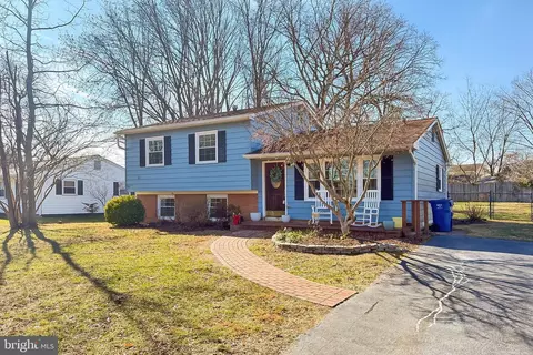 8014 Noel St, Alexandria, VA 22309