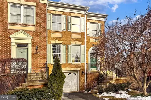 5119 Winding Woods Dr, Centreville, VA 20120
