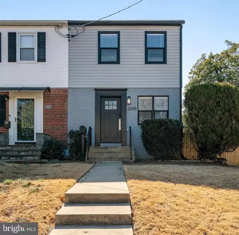 2245 Roanoke Dr, Alexandria, VA 22307