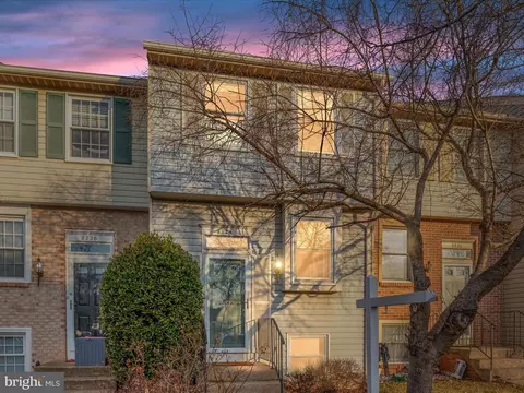 3724 Sudley Ford Ct, Fairfax, VA 22033