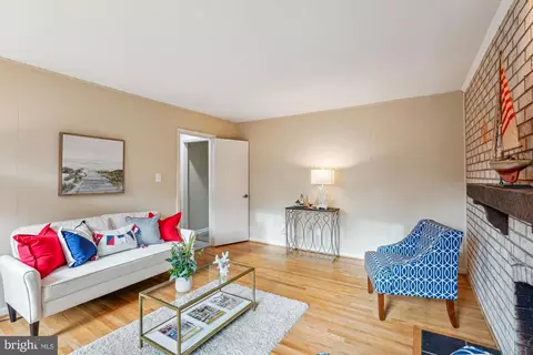 Living - 2361 Gallant Fox Ct, Reston, VA 20191 photo 4 of 4
