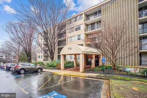 7753 Patriot Dr #14, Annandale, VA 22003