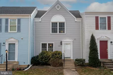 13811 Laura Ratcliff Ct, Centreville, VA 20121