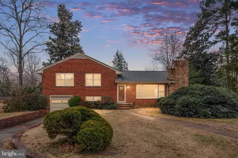 6441 Kalmia St, Springfield, VA 22150